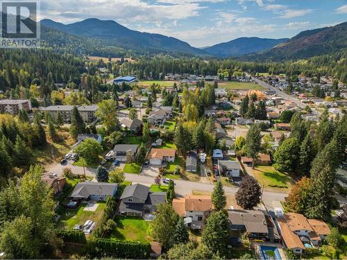 110 Cedar  Avenue, Fruitvale, BC - Outdoor With View