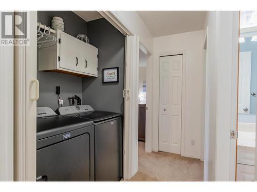 110 Cedar  Avenue, Fruitvale, BC - Indoor Photo Showing Laundry Room