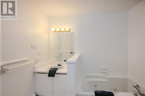 408 - 100 Bronte Road, Oakville, ON - Indoor Photo Showing Bathroom