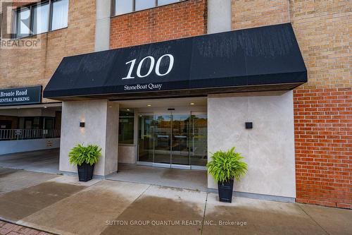 408 - 100 Bronte Road, Oakville, ON - Outdoor