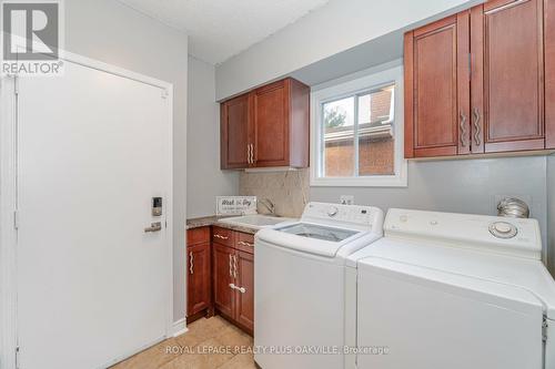 2128 Wincanton Crescent, Mississauga, ON - Indoor Photo Showing Laundry Room