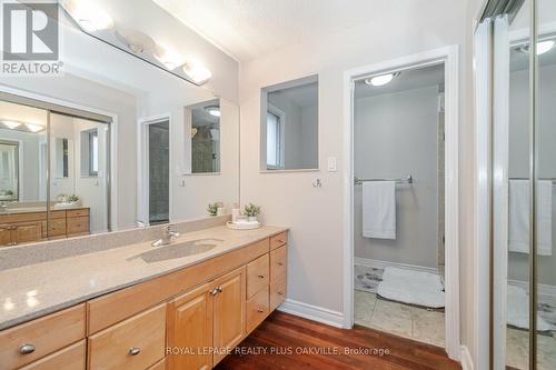 2128 Wincanton Crescent, Mississauga, ON - Indoor Photo Showing Bathroom