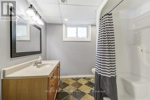 542 Paris Road, Brant, ON - Indoor Photo Showing Bathroom