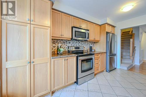 34 Finney Terrace N, Milton, ON - Indoor Photo Showing Kitchen