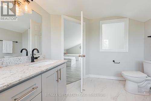 4661 Homewood Avenue, Niagara Falls, ON - Indoor Photo Showing Bathroom