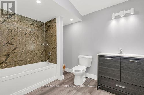 165 Stirton Street, Hamilton, ON - Indoor Photo Showing Bathroom