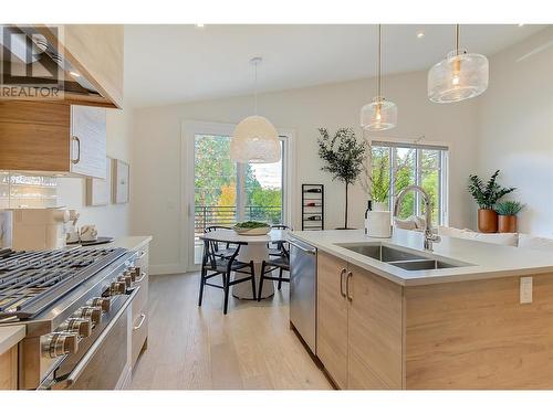 759 Barnaby Road, Kelowna, BC - Indoor Photo Showing Kitchen With Double Sink With Upgraded Kitchen