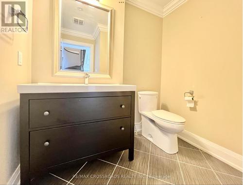 45 Plowman Lane, Richmond Hill, ON - Indoor Photo Showing Bathroom