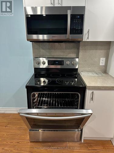 185 Red Maple Road, Richmond Hill, ON - Indoor Photo Showing Kitchen