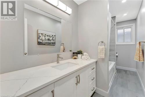 683 Seventh Avenue, Hamilton, ON - Indoor Photo Showing Bathroom