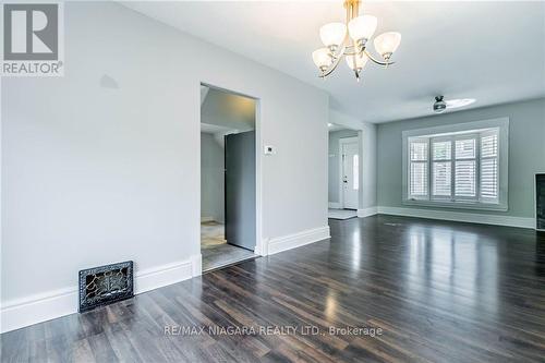 139 Pleasant Avenue, St. Catharines, ON - Indoor With Fireplace