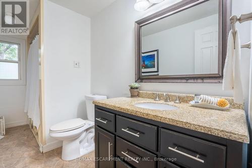 33 Cumminsville Drive, Hamilton, ON - Indoor Photo Showing Bathroom