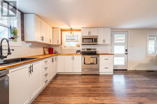 11582 Highway 3, Port Colborne, ON - Indoor Photo Showing Kitchen