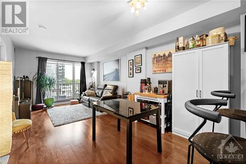 200 Besserer Street Unit#409, Ottawa, ON - Indoor Photo Showing Living Room