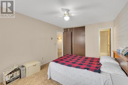 555 Rowcliffe Avenue Unit# 206, Kelowna, BC - Indoor Photo Showing Bedroom