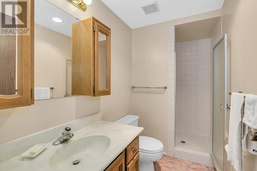 555 Rowcliffe Avenue Unit# 206, Kelowna, BC - Indoor Photo Showing Bathroom