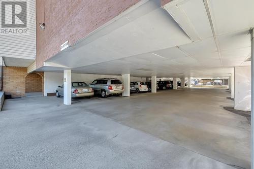 555 Rowcliffe Avenue Unit# 206, Kelowna, BC - Indoor Photo Showing Garage