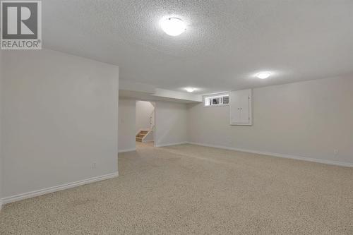 24 Tuscarora Place Nw, Calgary, AB - Indoor