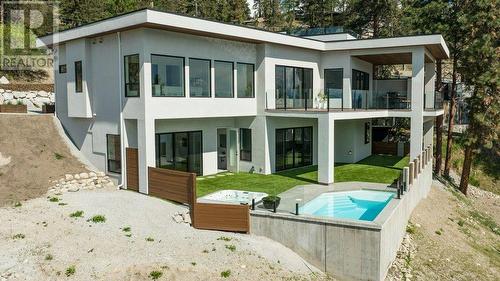 5843 Somerset Avenue, Peachland, BC - Outdoor