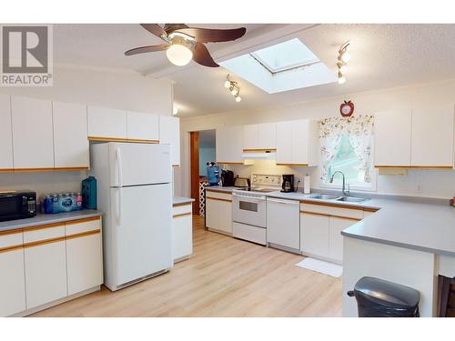 4632 Quesnel-Hydraulic Road, Quesnel, BC - Indoor Photo Showing Kitchen With Double Sink