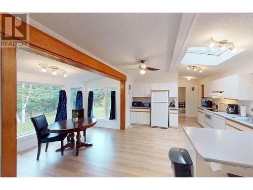 4632 Quesnel-Hydraulic Road, Quesnel, BC - Indoor Photo Showing Kitchen