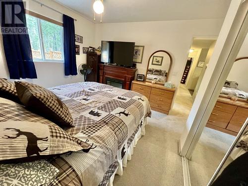 4837 Gloinnzun Drive, 108 Mile Ranch, BC - Indoor Photo Showing Bedroom