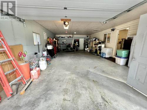 4837 Gloinnzun Drive, 108 Mile Ranch, BC - Indoor Photo Showing Garage