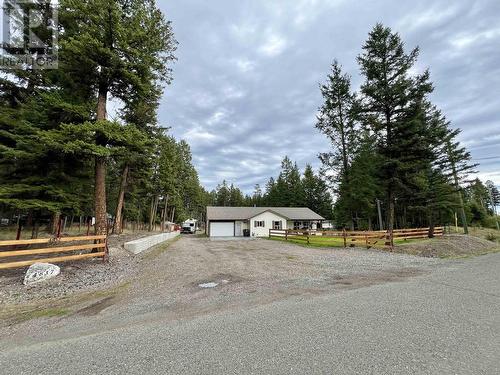 4837 Gloinnzun Drive, 108 Mile Ranch, BC - Outdoor