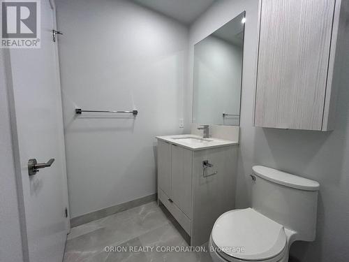 516 - 4130 Parkside Village Drive, Mississauga, ON - Indoor Photo Showing Bathroom