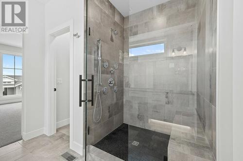 1083 Collinson Court, Kelowna, BC - Indoor Photo Showing Bathroom