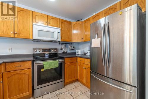 551 Ontario Street N, Woodstock, ON - Indoor Photo Showing Kitchen