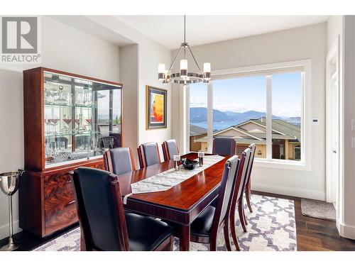 682 Peridot Court, Kelowna, BC - Indoor Photo Showing Dining Room