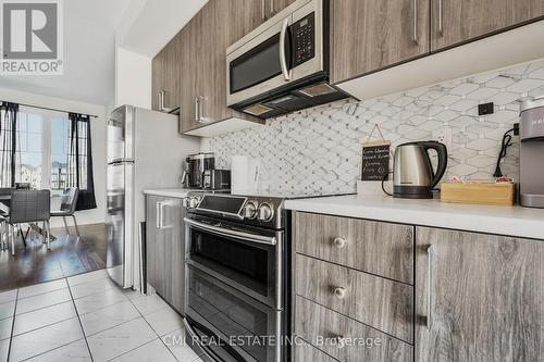 197 Village Gate Drive, Wasaga Beach, ON - Indoor Photo Showing Kitchen