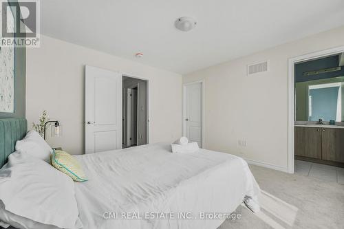 197 Village Gate Drive, Wasaga Beach, ON - Indoor Photo Showing Bedroom