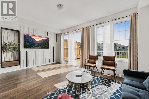 197 Village Gate Drive, Wasaga Beach, ON - Indoor Photo Showing Living Room