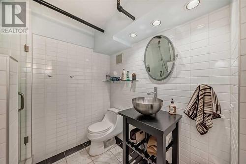 203, 1117 1 Street Sw, Calgary, AB - Indoor Photo Showing Bathroom