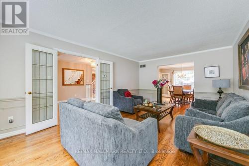 3538 Kingbird Court, Mississauga, ON - Indoor Photo Showing Living Room