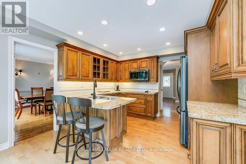 3538 Kingbird Court, Mississauga, ON - Indoor Photo Showing Kitchen