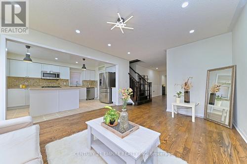 25 Owlridge Drive, Brampton, ON - Indoor Photo Showing Living Room