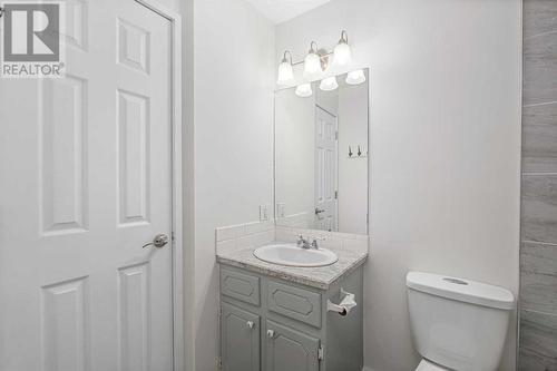 3112 50 Street Sw, Calgary, AB - Indoor Photo Showing Bathroom