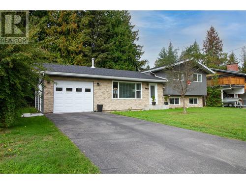 343 Pearkes Drive, Revelstoke, BC - Outdoor With Facade