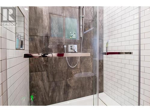 343 Pearkes Drive, Revelstoke, BC - Indoor Photo Showing Bathroom