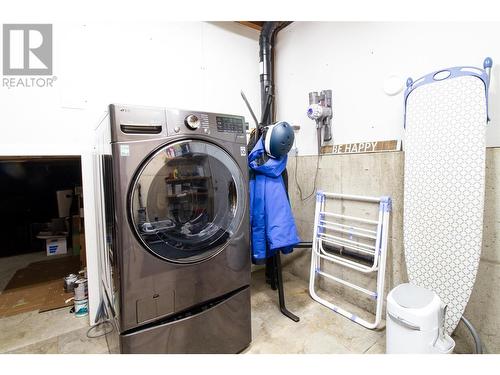 343 Pearkes Drive, Revelstoke, BC - Indoor Photo Showing Laundry Room