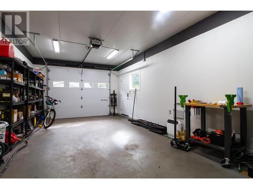 343 Pearkes Drive, Revelstoke, BC - Indoor Photo Showing Garage