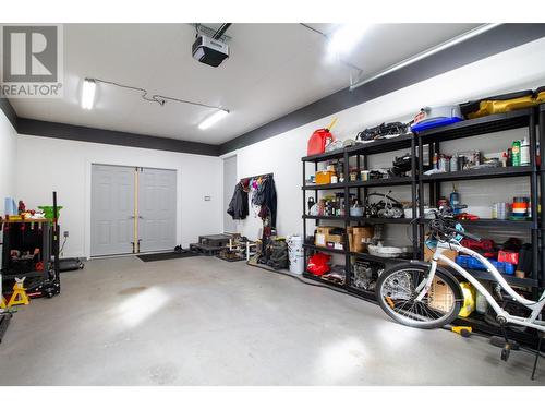 343 Pearkes Drive, Revelstoke, BC - Indoor Photo Showing Garage