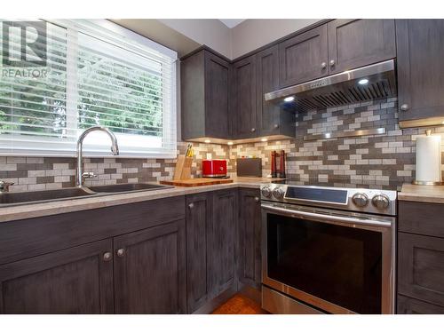 343 Pearkes Drive, Revelstoke, BC - Indoor Photo Showing Kitchen With Double Sink