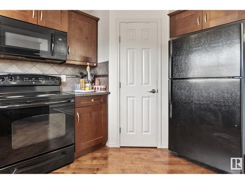 3607 13 St Nw, Edmonton, AB - Indoor Photo Showing Kitchen