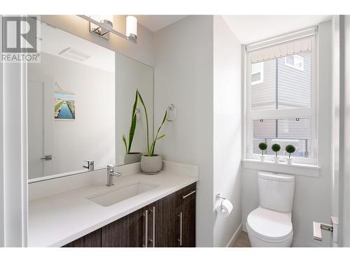 3630 Mission Springs Drive Unit# 108, Kelowna, BC - Indoor Photo Showing Bathroom