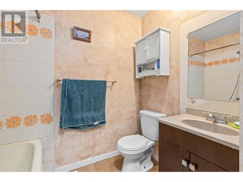 2125 Burtch Road, Kelowna, BC - Indoor Photo Showing Bathroom