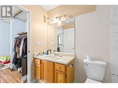 2125 Burtch Road, Kelowna, BC - Indoor Photo Showing Bathroom